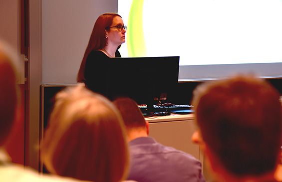 Ausbildung und Kirchenbeitrag.